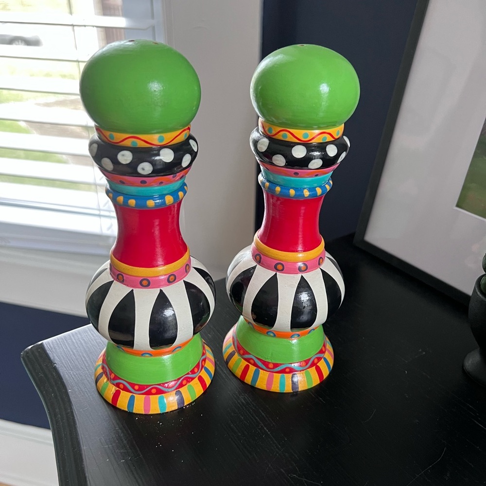 hand painted salt + pepper shakers